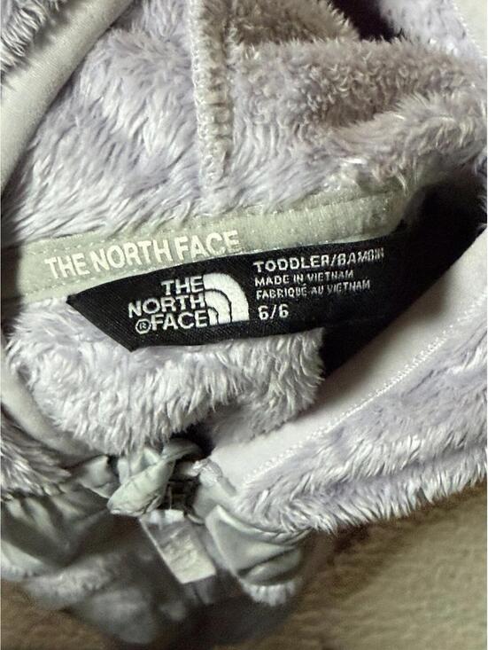 The North Face full-zip, super soft, light Purple  hooded fleece EUC size 6T - Picture 4 of 5